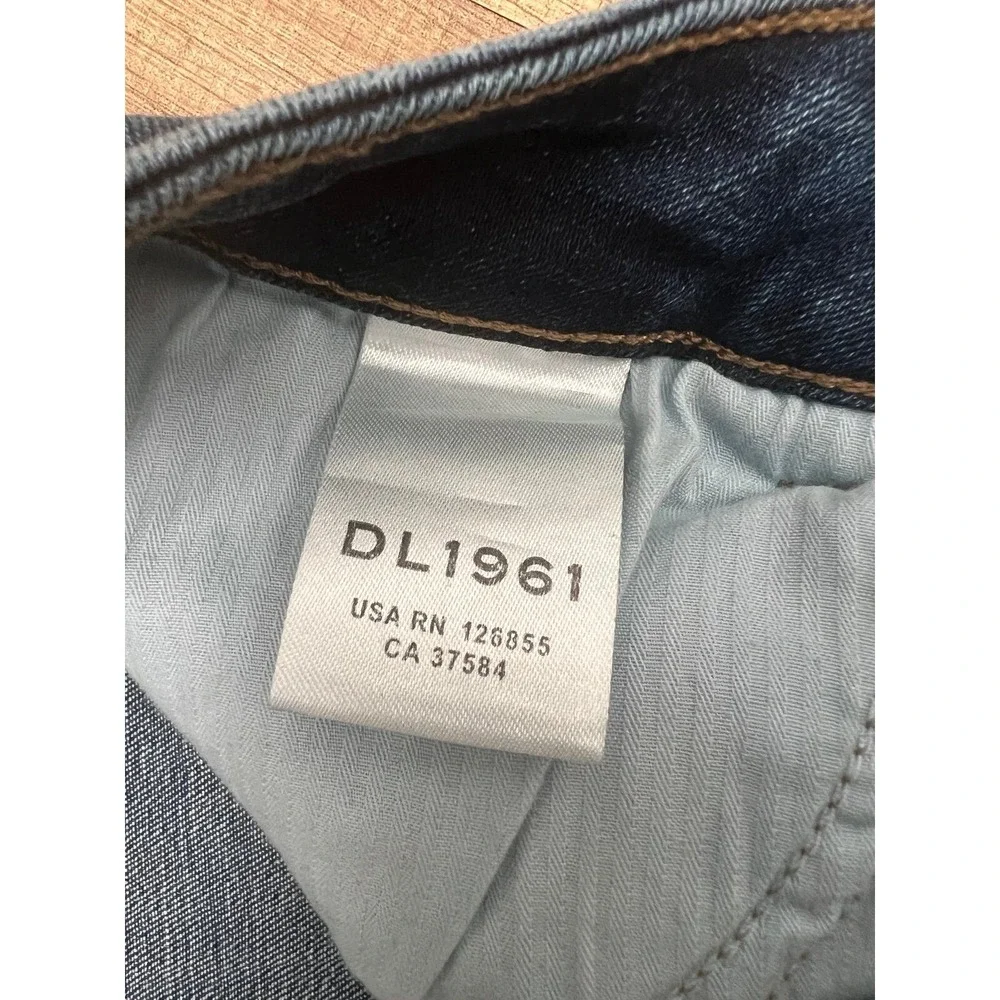 NWOTDL1961 Mara Straight Jeans 26Ankle Mid Rise Blue Raw Hem Stretch Instasculpt